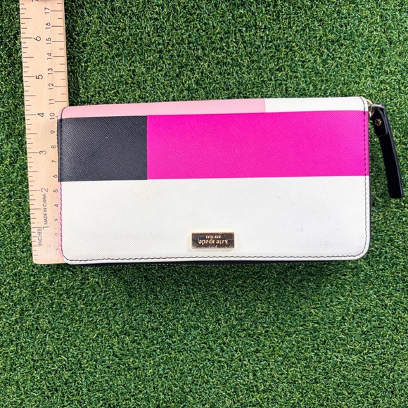 Kate Spade Colorblock Zip Around Wallet Pink White Black Saffiano Leather - Picture 6 of 6